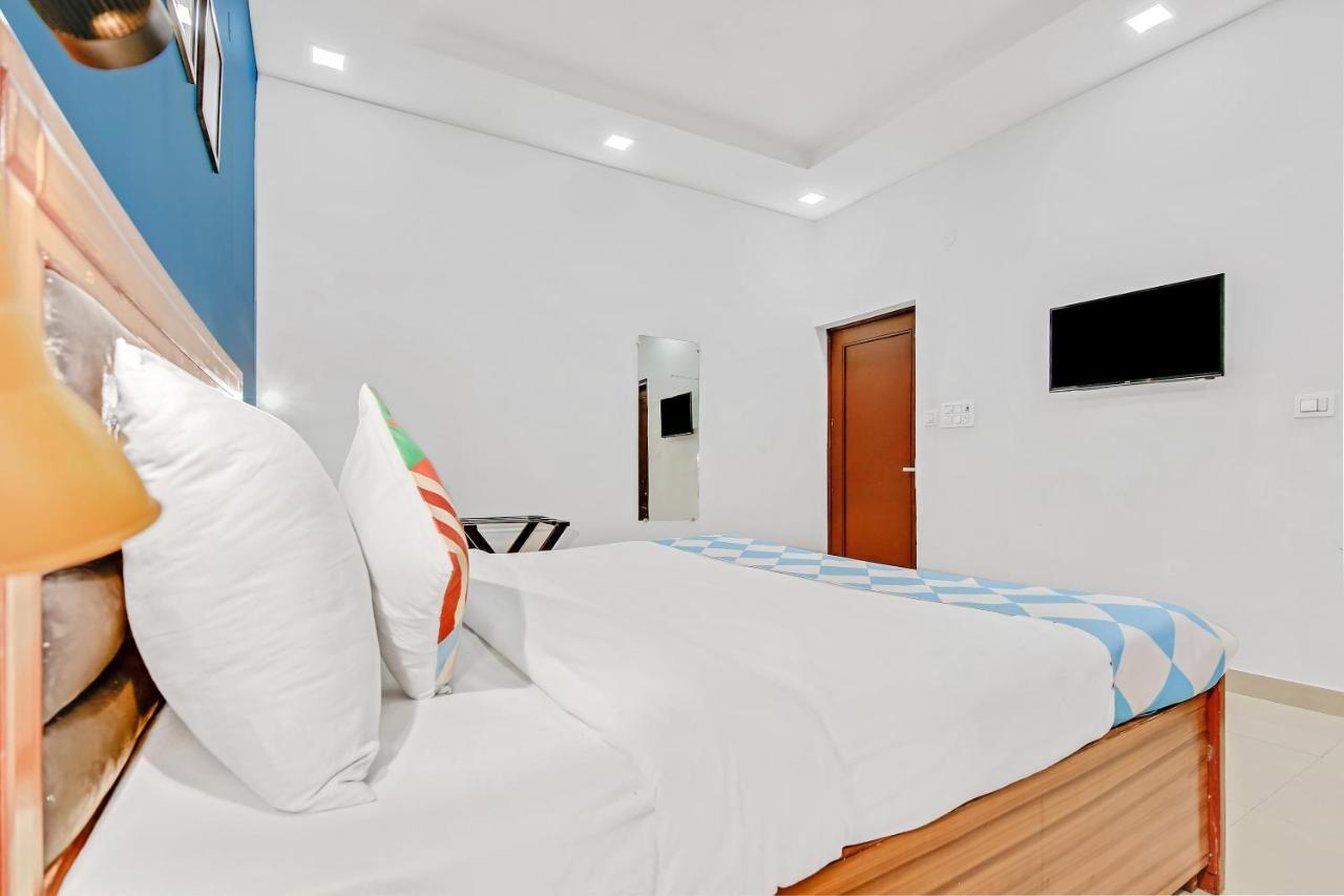 Oyo Home 64106 Comfortable Stay New Delhi Exterior foto